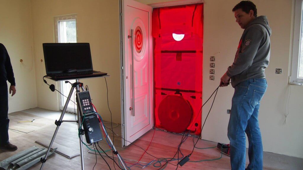 BLOWER DOOR TEST